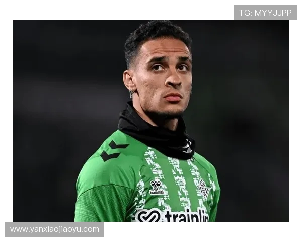 曼联下最后通牒:安东尼需接受报价或遭雪藏半年 曼联下最后通牒:安东尼需接受报价或遭雪藏半年